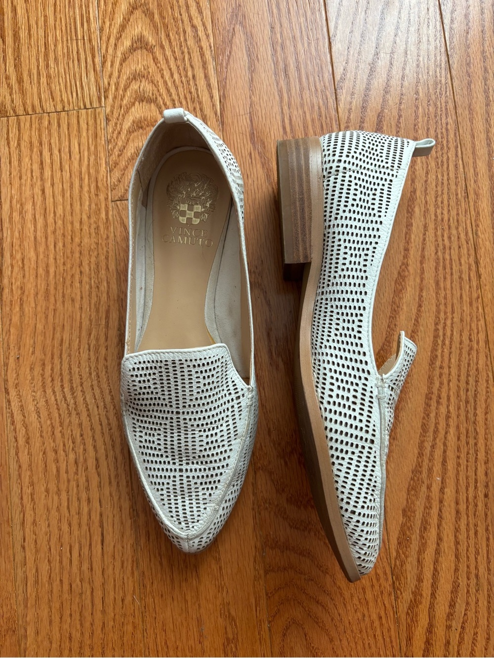 Vince Camuto Perforated White Flats Size 8